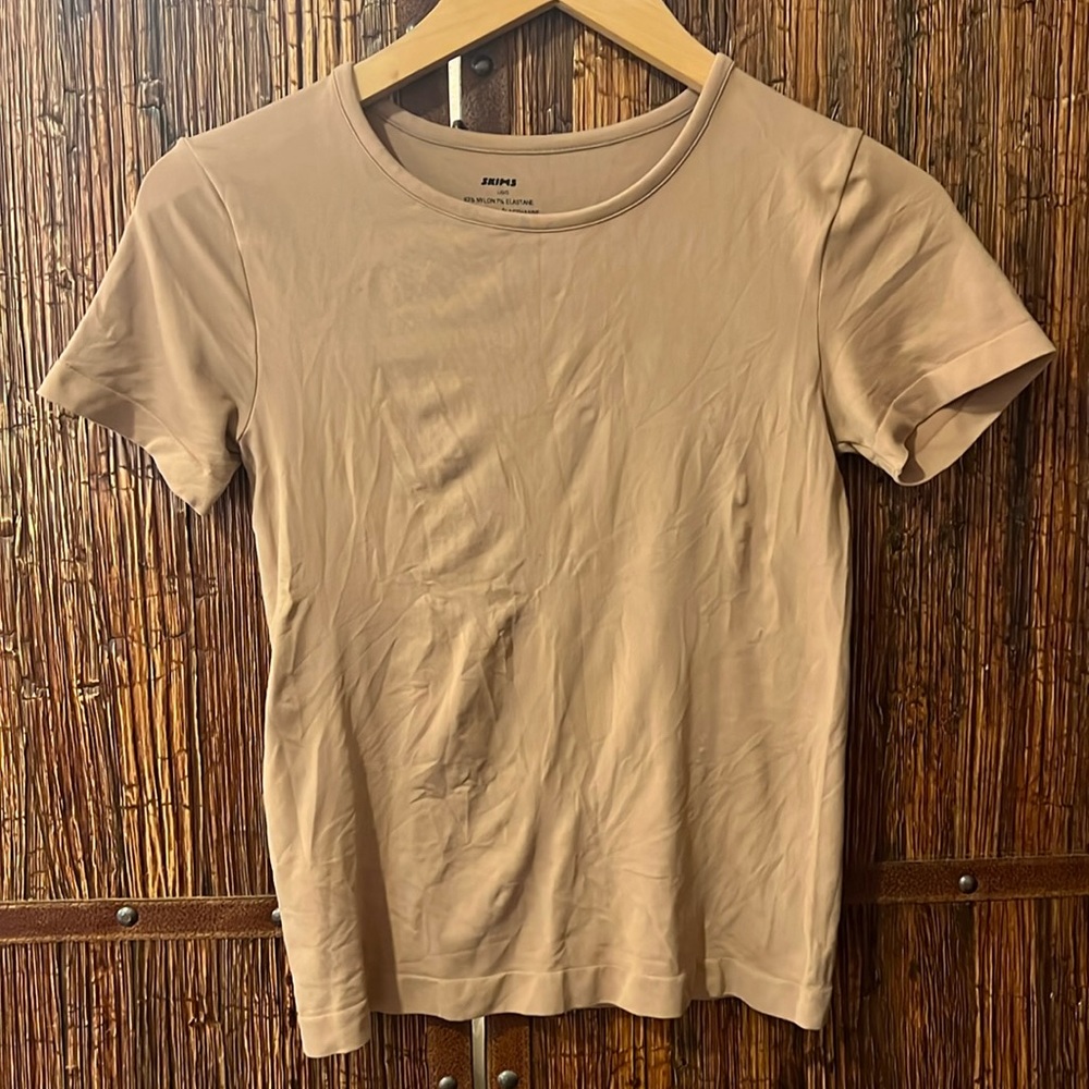 Skims Women T-Shirt